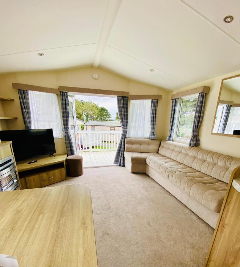 A lovely caravan that truly has it all, perfect for families, couples, or friends in Newquay - Chambres d’hôtes