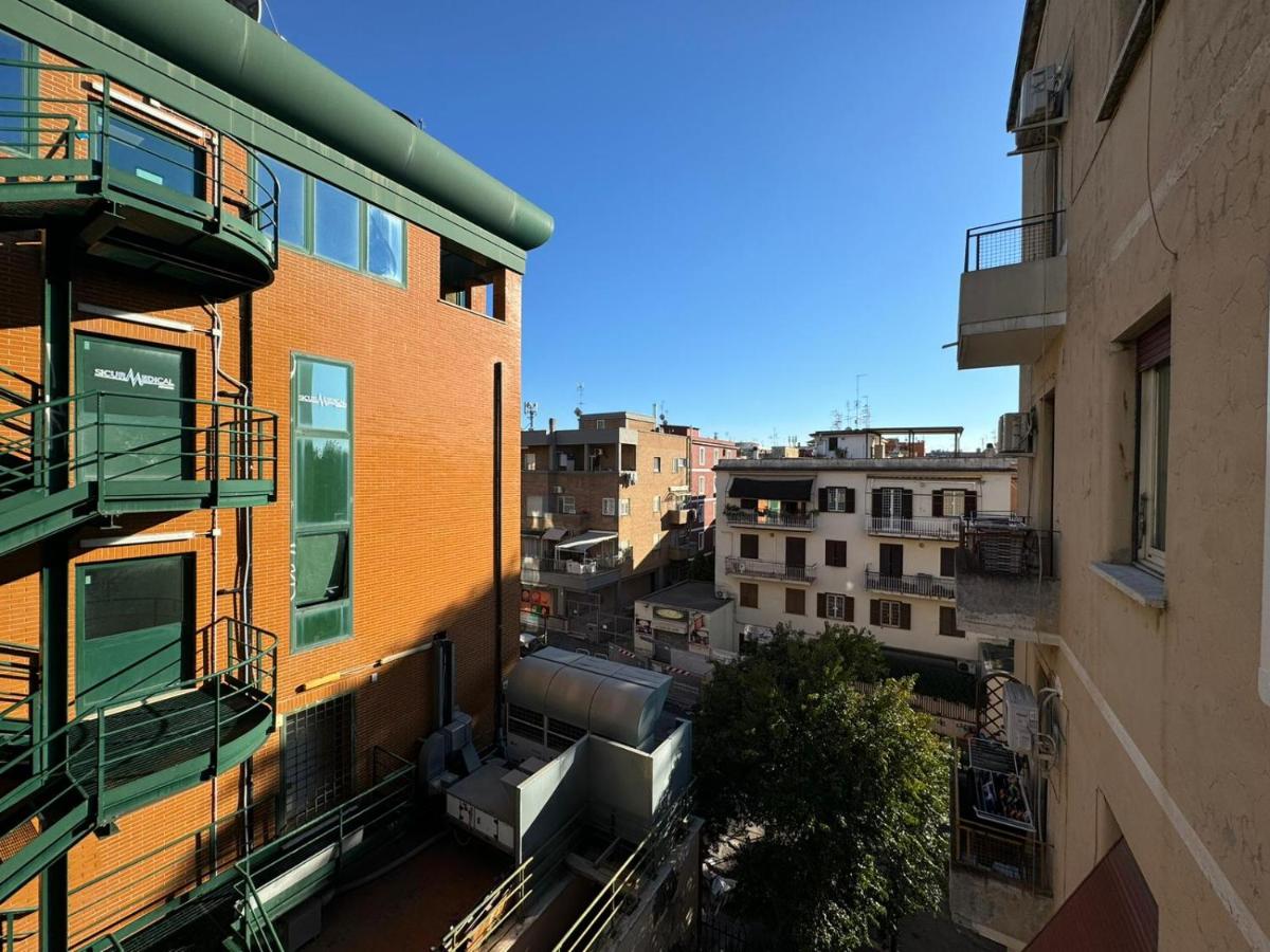 New Finished Flat in Centocelle - Ferienwohnung Rom