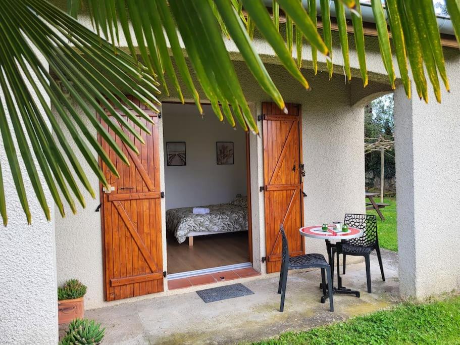 Appartement cosy dans une maison Proche Mett Tram - B&B