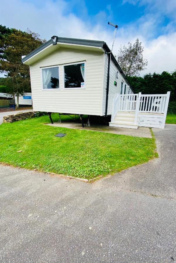 3 Bedroom Delightful Caravan with Outside Space, Parking, In Newquay - Chambres d’hôtes