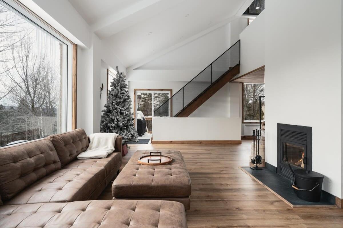 O Sommet -Game room-Spa-sauna-Lake Access - B&B Chertsey