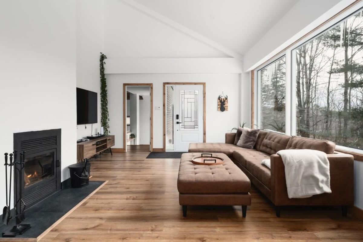 O Sommet -Game room-Spa-sauna-Lake Access - B&B Chertsey