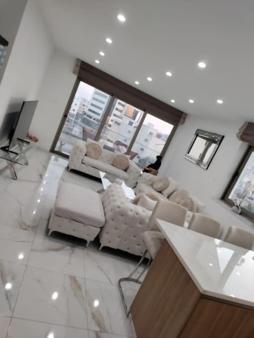 Luxury Apartment in Larnaca 2 Bedroom 1 Balcony - B&B