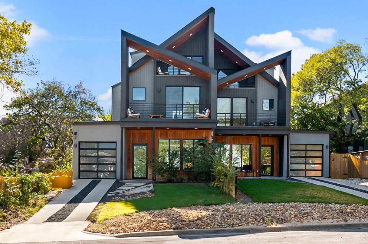 SoCo Villa - Backyard - Balconies - DT Austin - B&B
