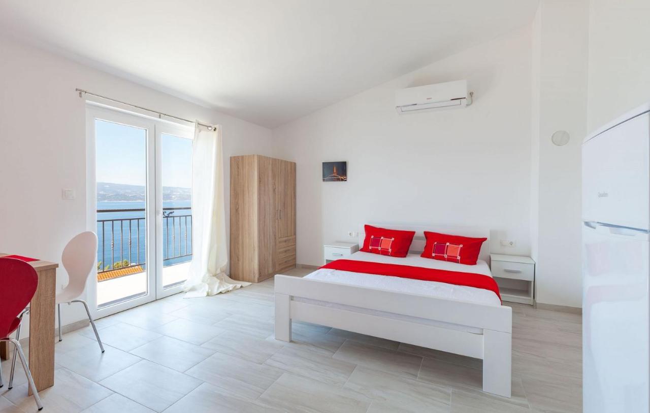 Studio with Sea View