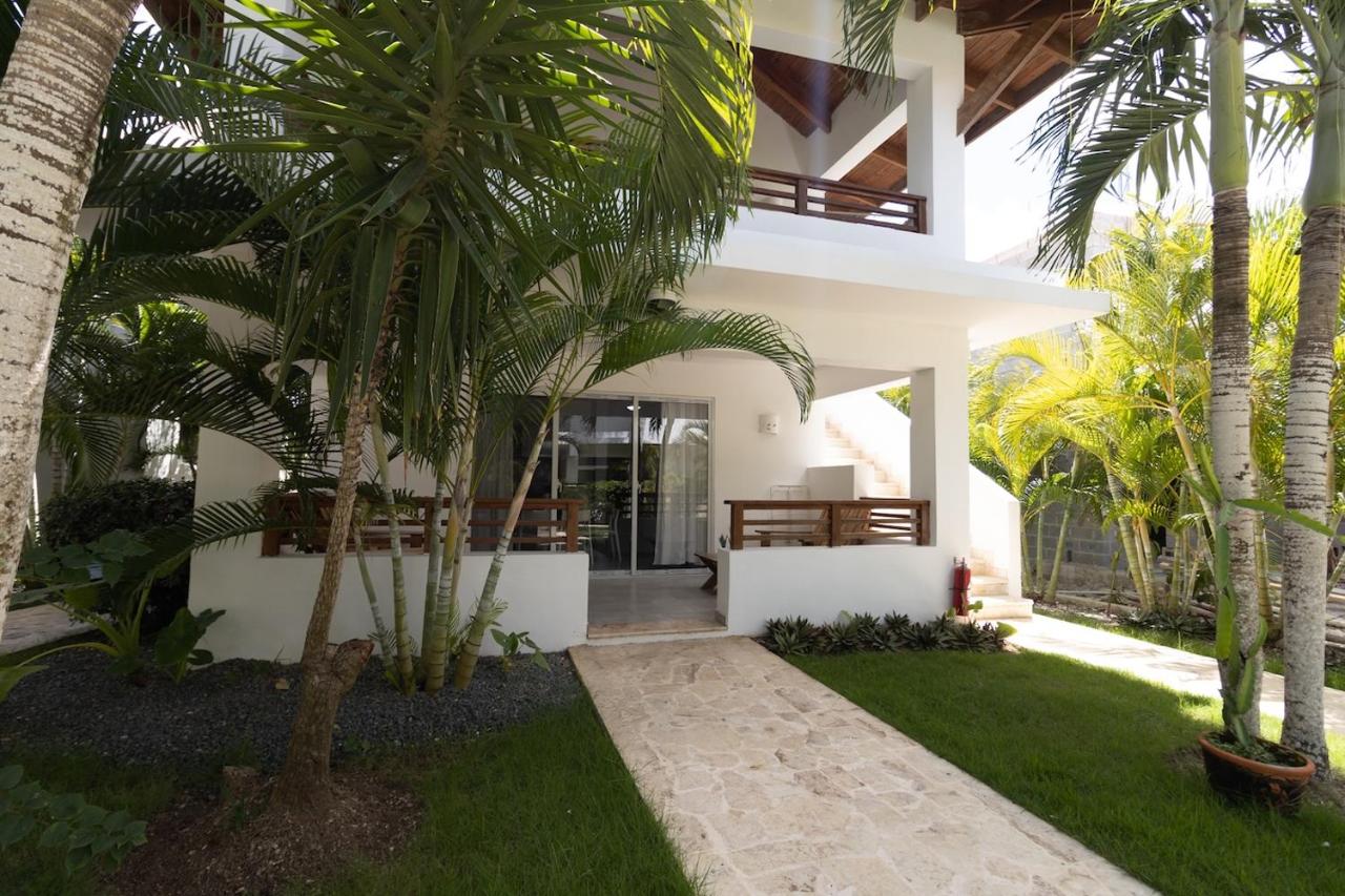 Coastal Luxury 2-Bed w Pool Access in Bayahibe - B&B