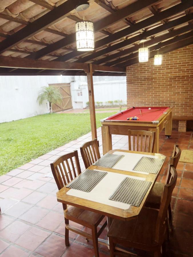 BEACH HOUSE Unidade 2 - Casas de Praia Guarujá 50 Metros do mar - Bed and Breakfast Guarujá
