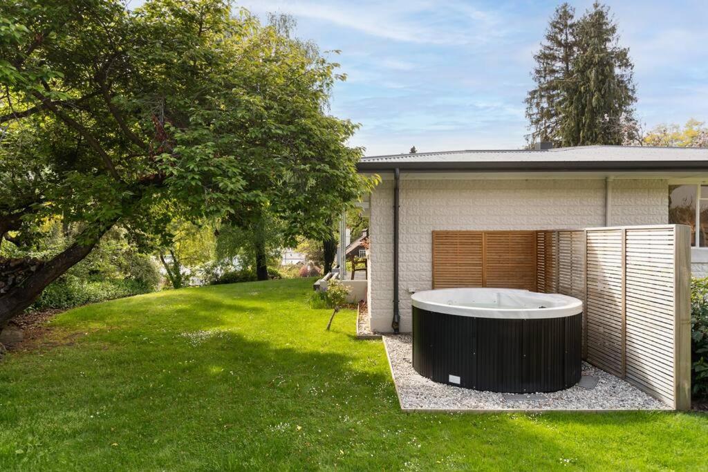 Central Arrowtown 4 Beds and Spa! - B&B