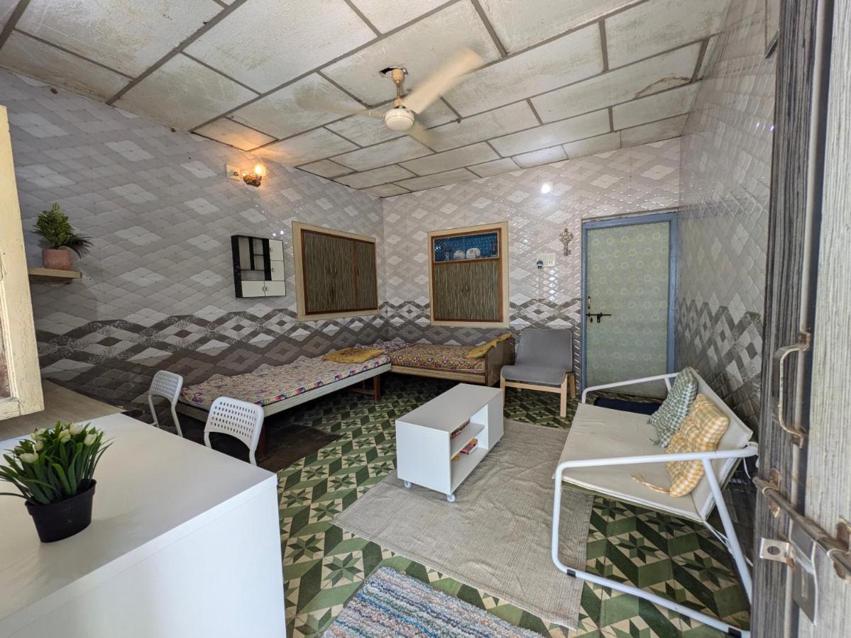 20 minutes from City - Village Home - B&B