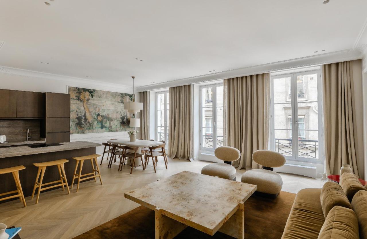 Urban Flat 191 - Luxury 3 Bedroom Apartment - Madeleine - Chambres d’hôtes Paris