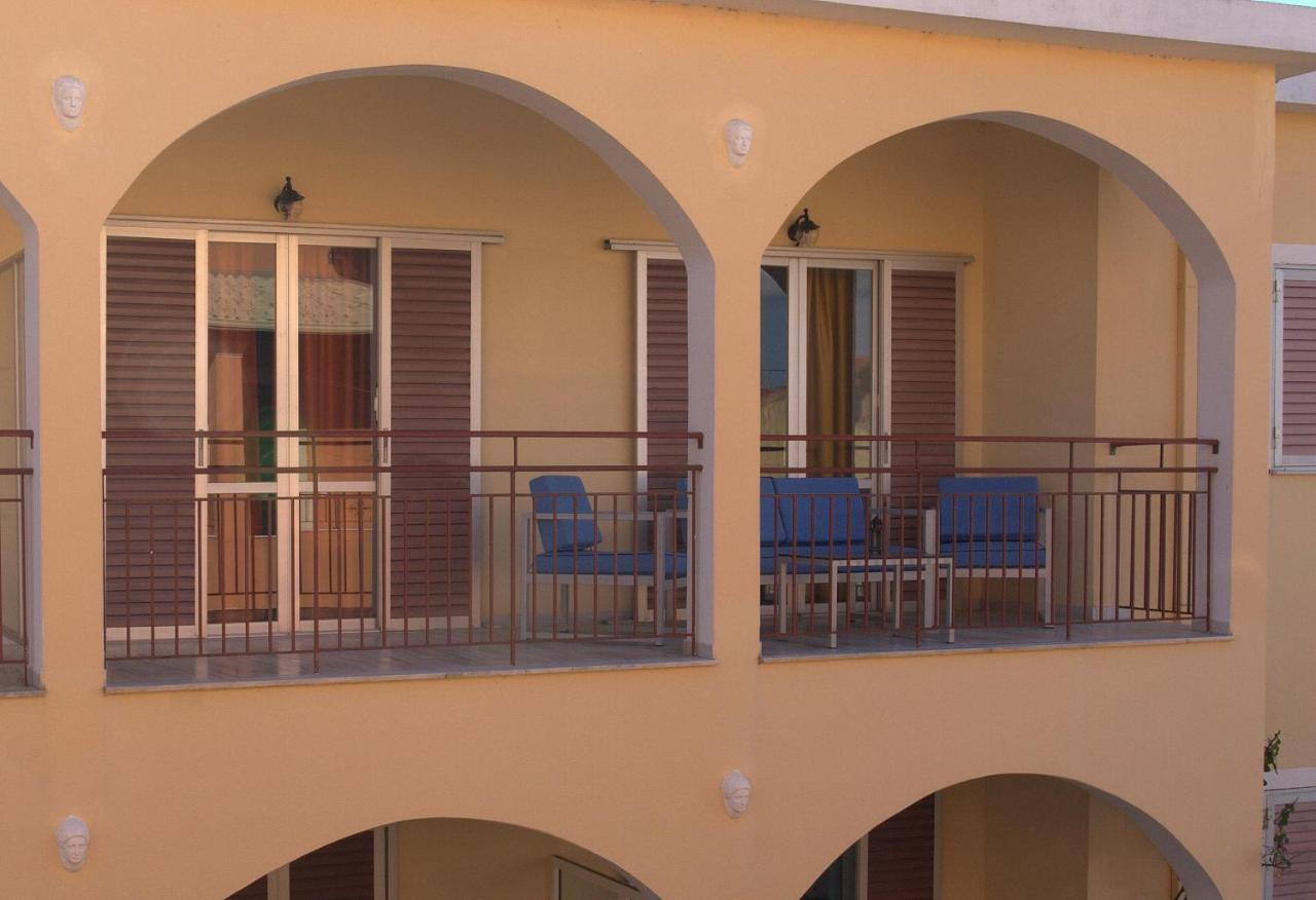 Deluxe Two-Bedroom Apartment