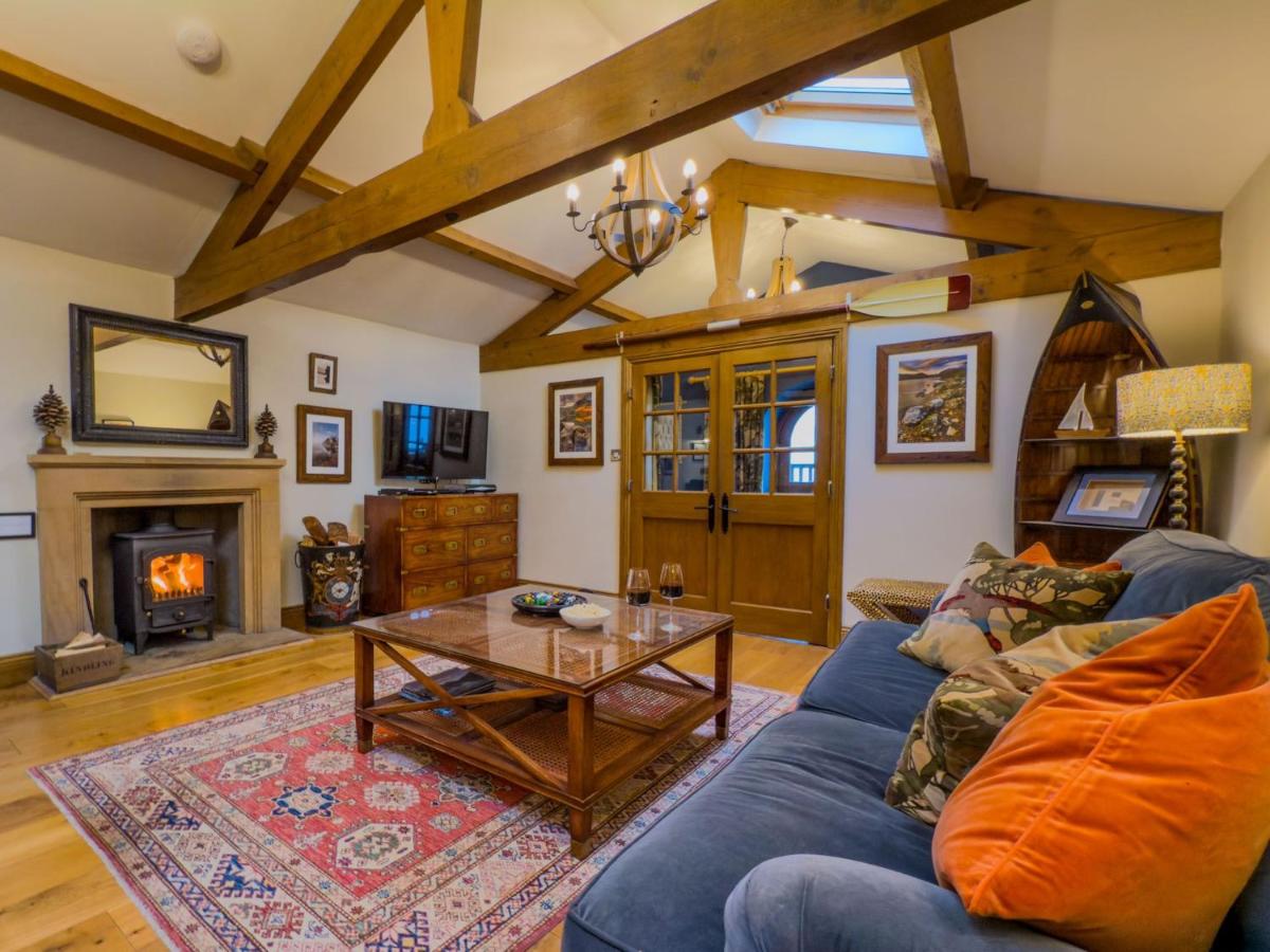 Duke of Portland Boathouse on the shore of Lake Ullswater ideal for a romantic break - Chambres d'hôtes Pooley Bridge