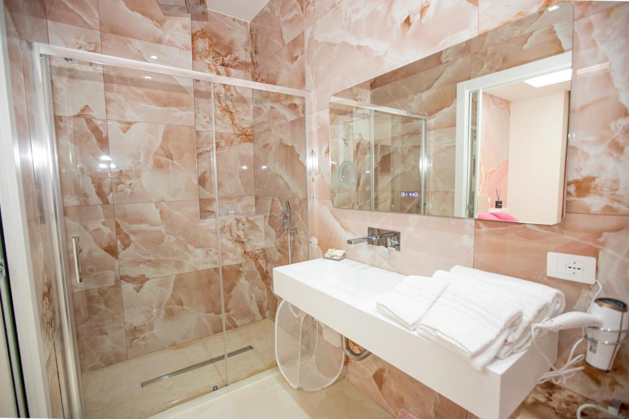 Camera Matrimoniale con Bagno Privato