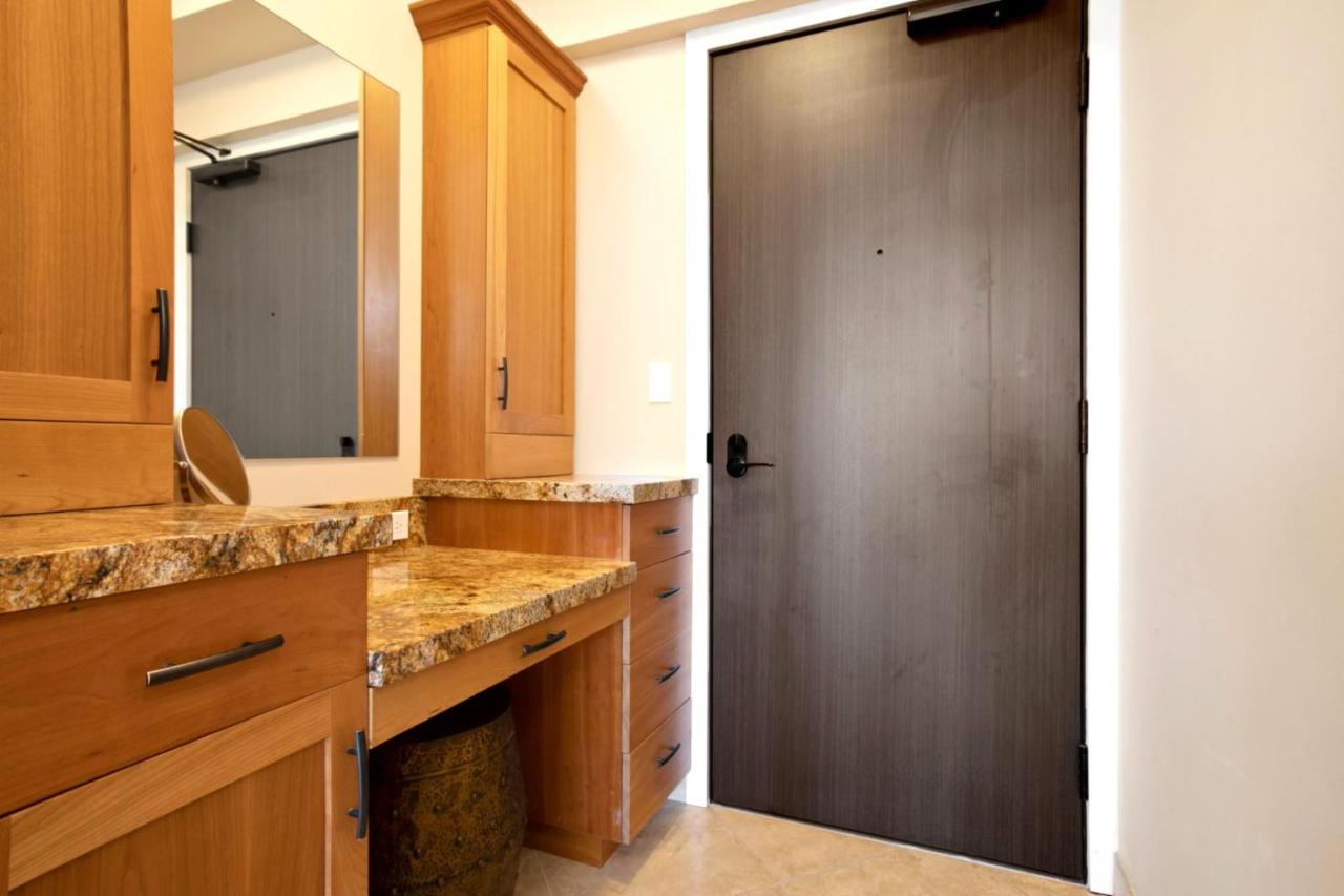 KBM Resorts FREE CAR The Whaler Ocean view 1-Bedroom Recently Updated Gorgeous views WH1-1211 - B&B