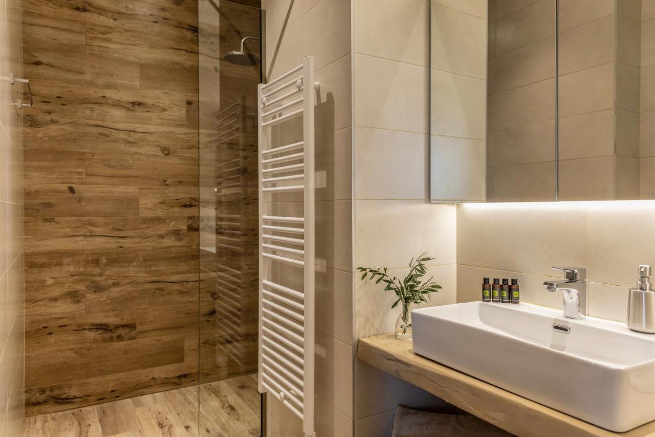 Deluxe Suite with Spa Bath