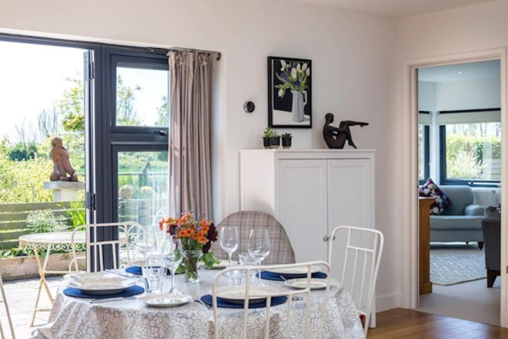 Sheepwash Lodge West Wittering Quiet get away - B&B
