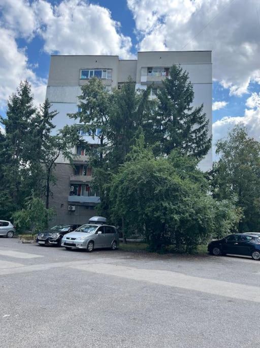 Ellie Soe Apartment Free parking 5 min to Metro - B&B Sofia