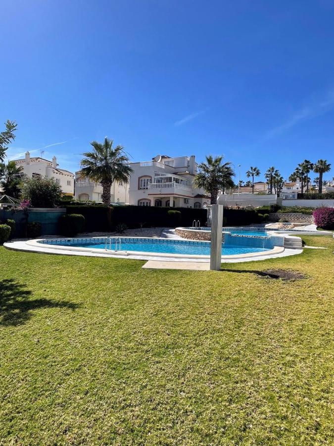 South facing Los Dolses bungalow - comm pool LD186 - B&B
