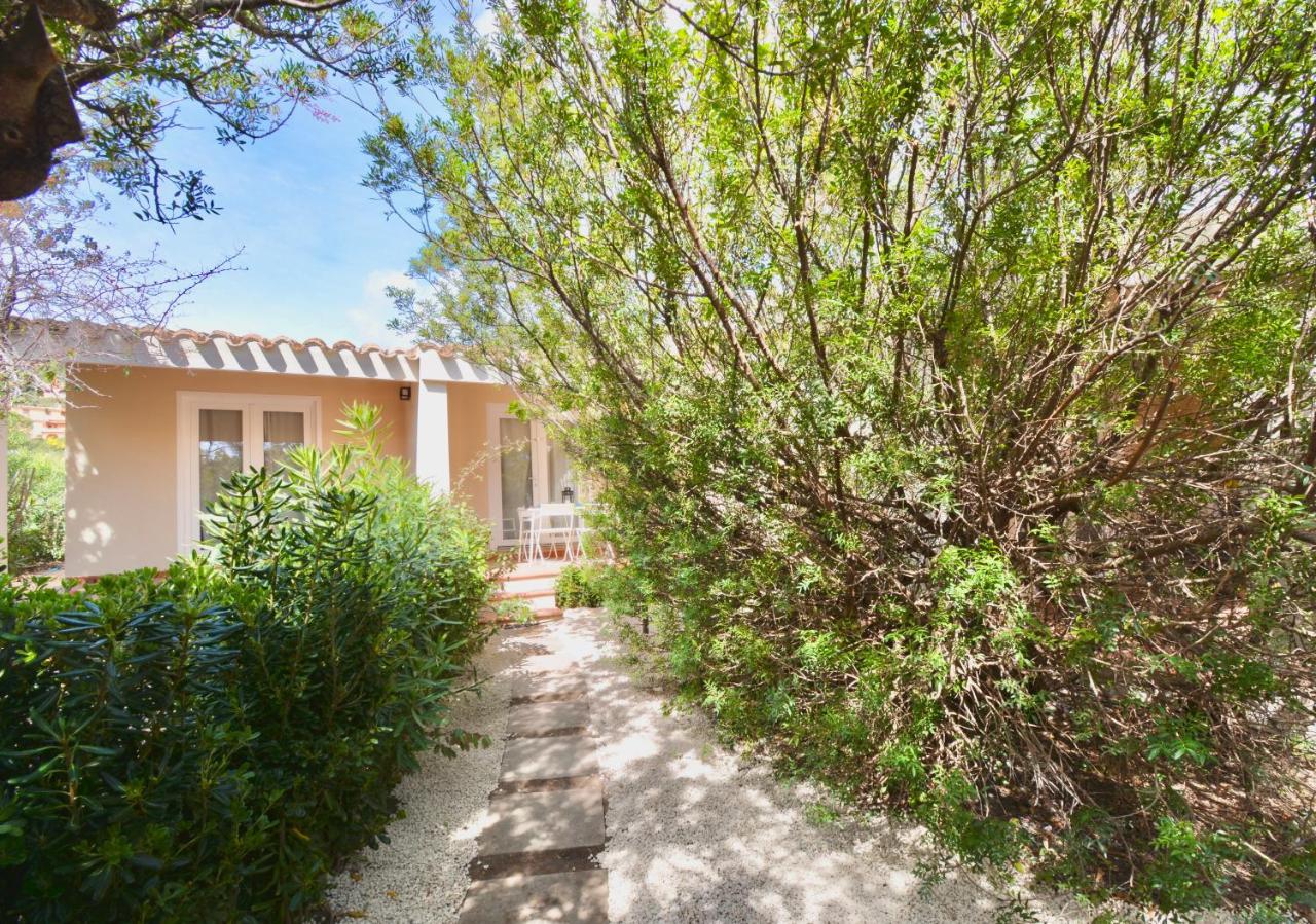 Residence in Costa Rei just 450 meters from the beach, apartments with air conditioning and outdoor private area - Chambres d'hôtes Costa Rei