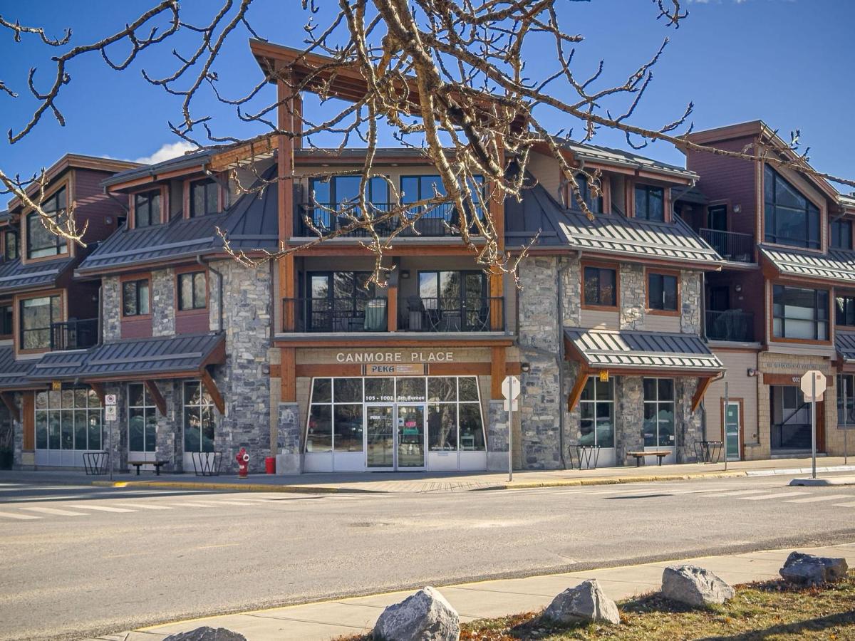 Skyline Suite Downtown Canmore Stay - B&B