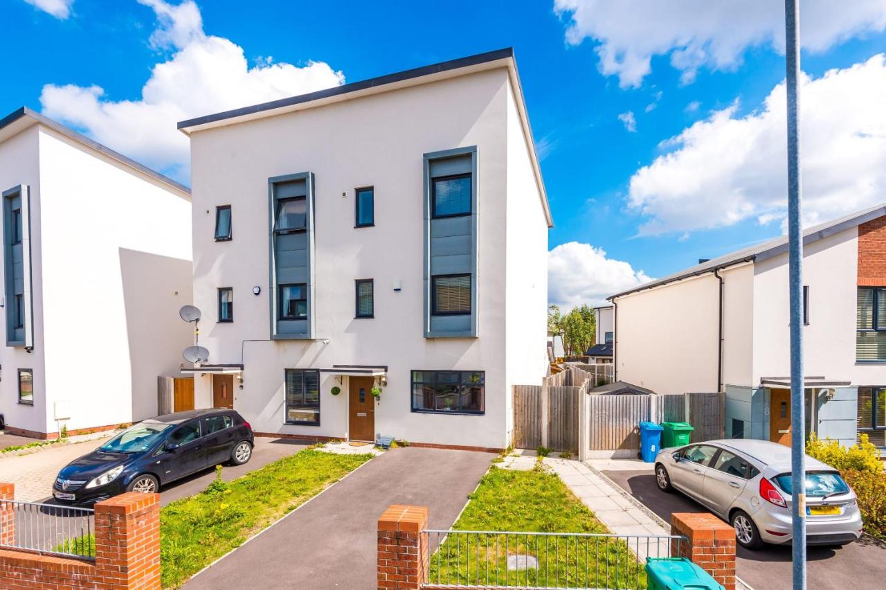 R&R - Modern Townhouse near Etihad & City Centre (5 Bedrooms, Free Parking) - Chambres d'hôtes Manchester