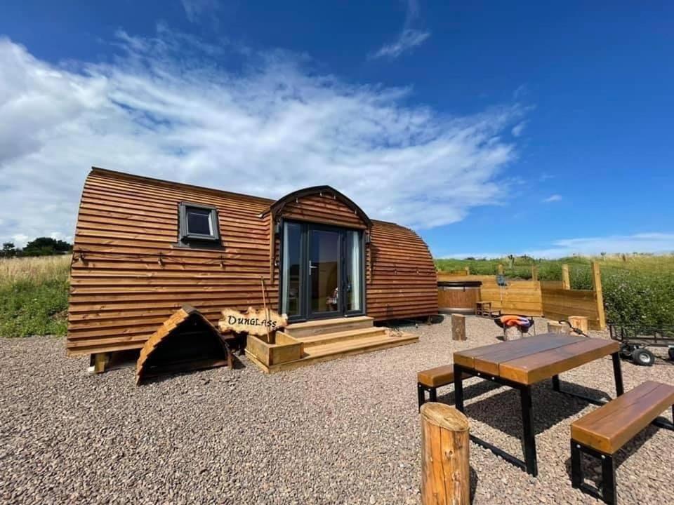 Large Cabin with Hot Tub