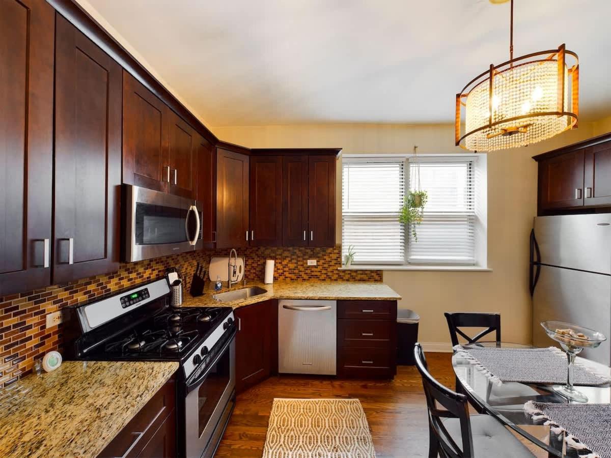 Chi-Town Hideout #1 - Bed and Breakfast Berwyn