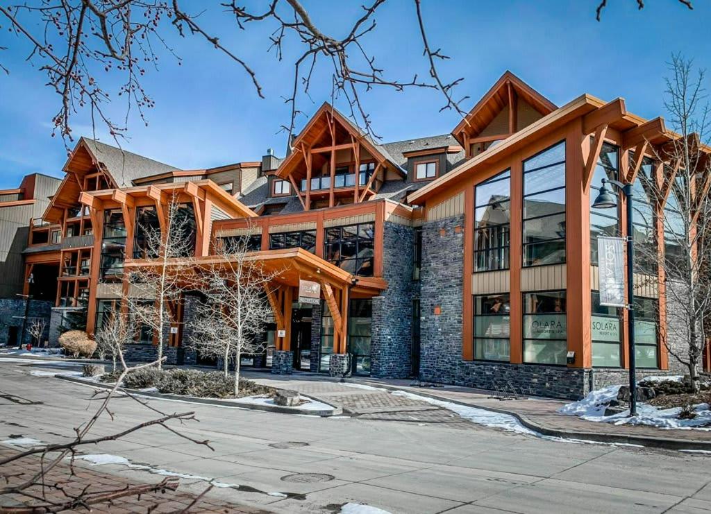 Quiet Retreat for Couples - B&B Canmore