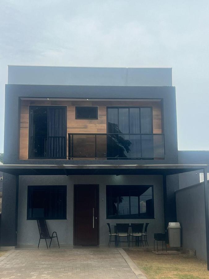 Sobrado confortavel e central - B&B