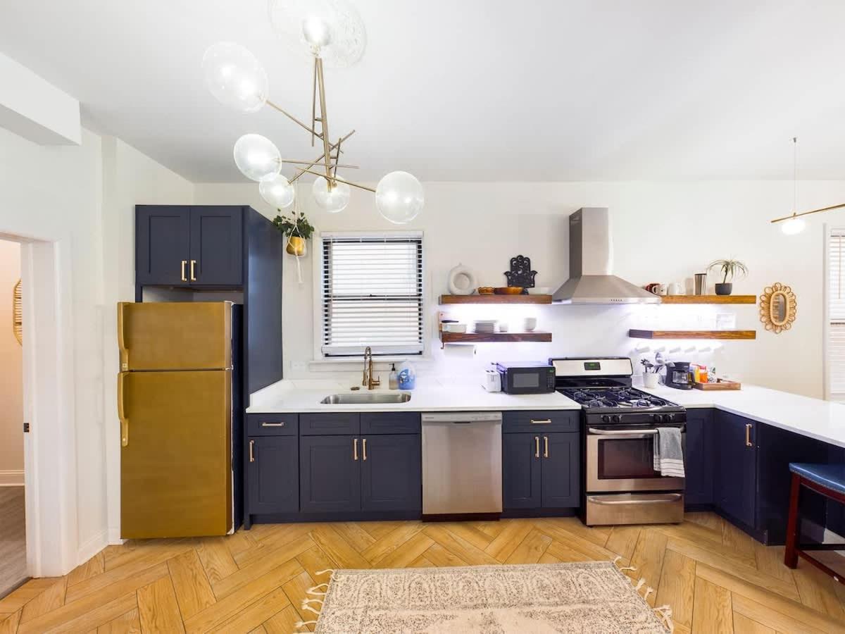 Chi-Town Ultimate Hideout 1-2-3 - B&B