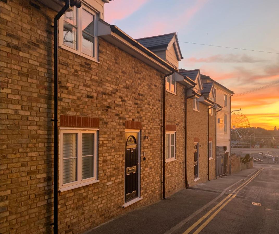 No3 Little Eaton - Perfectly located town house - By the sea - Free Parking - Bed and Breakfast Kent
