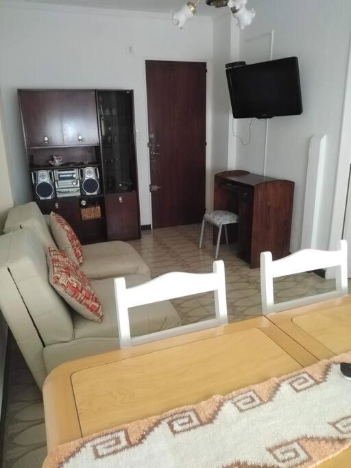 Departamento amplio, a la calle, Plaza Colón - B&B Mar del Plata