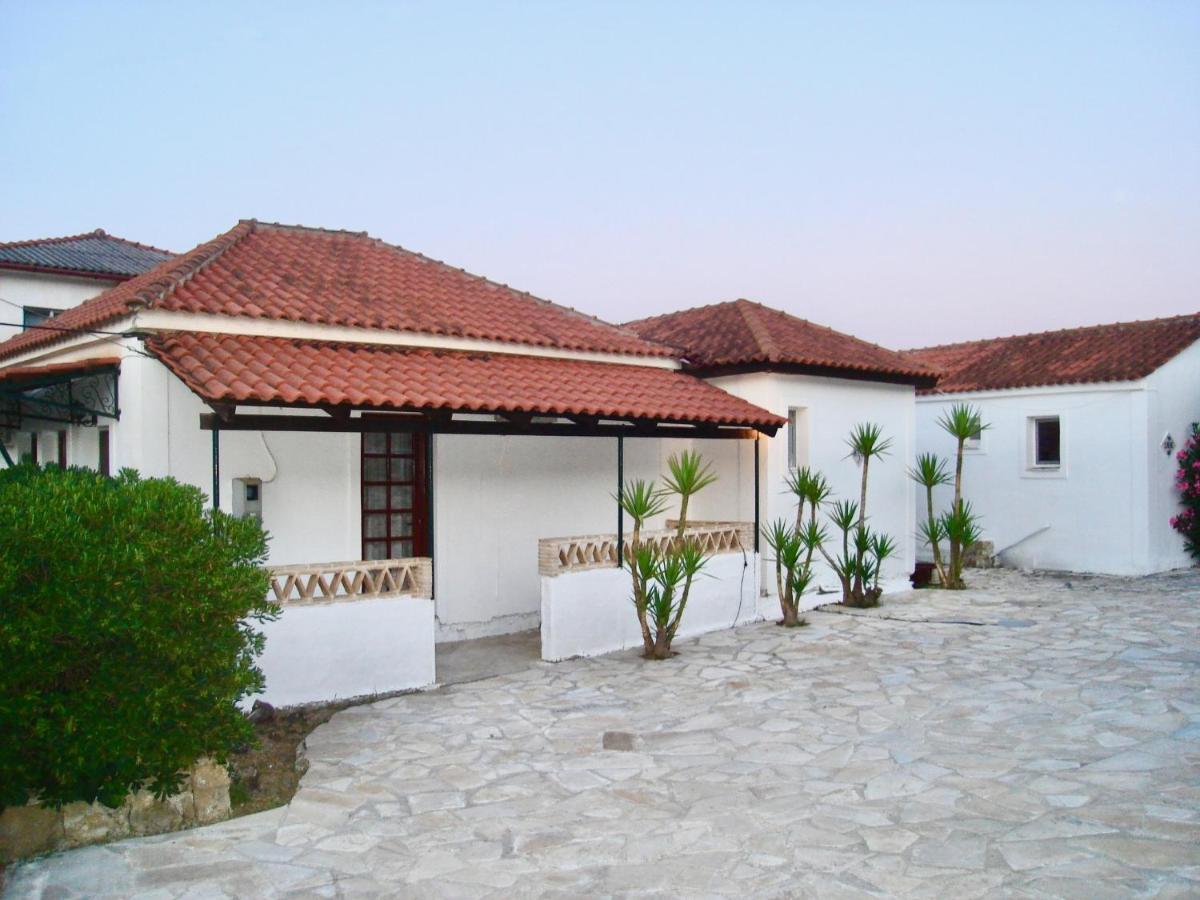 Studio (4 Adults)
