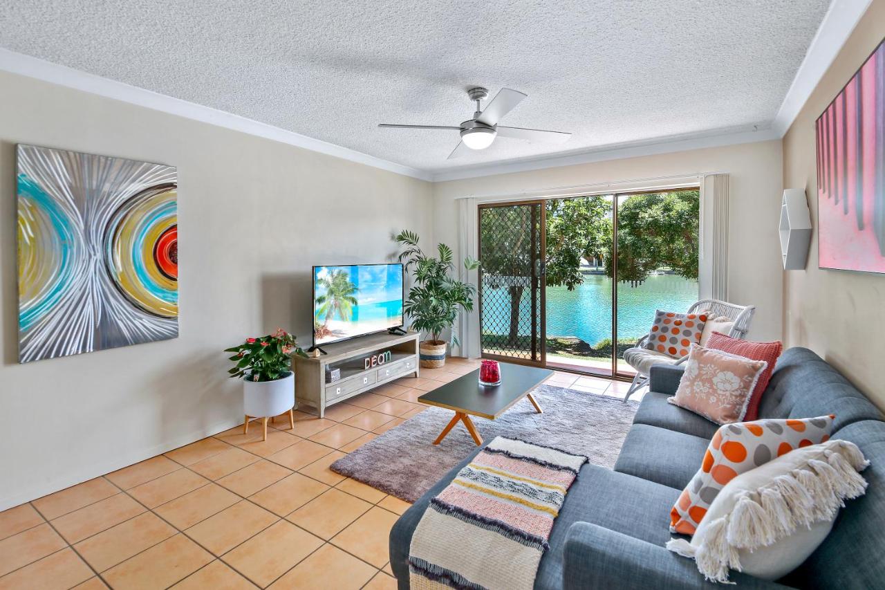 Waterfront - walk to the beach - Ferienwohnung