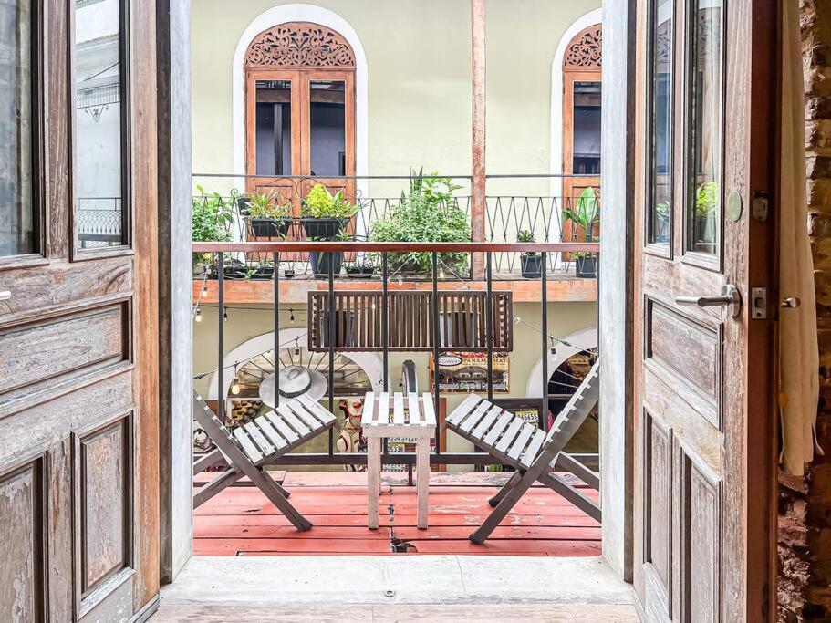Balcony Life in The Heart of Casco Viejo - Ferienwohnung