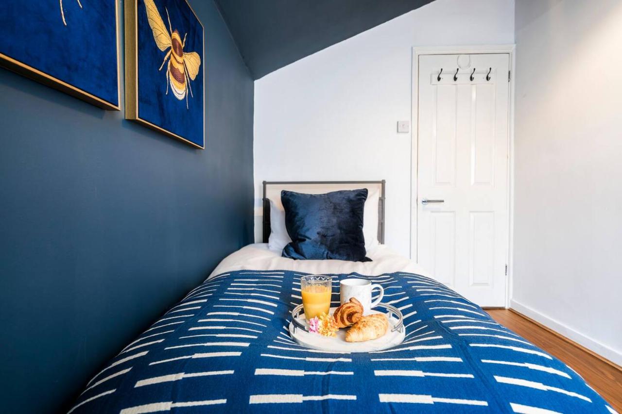 3 Bedroom House By Comfy Nest Contractors Accommodation Northampton, Sleeps 5 - Ferienwohnung Northampton