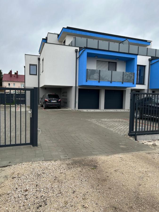 Swiss Deluxe Apartment - Chambres d’hôtes Mosonmagyaróvár