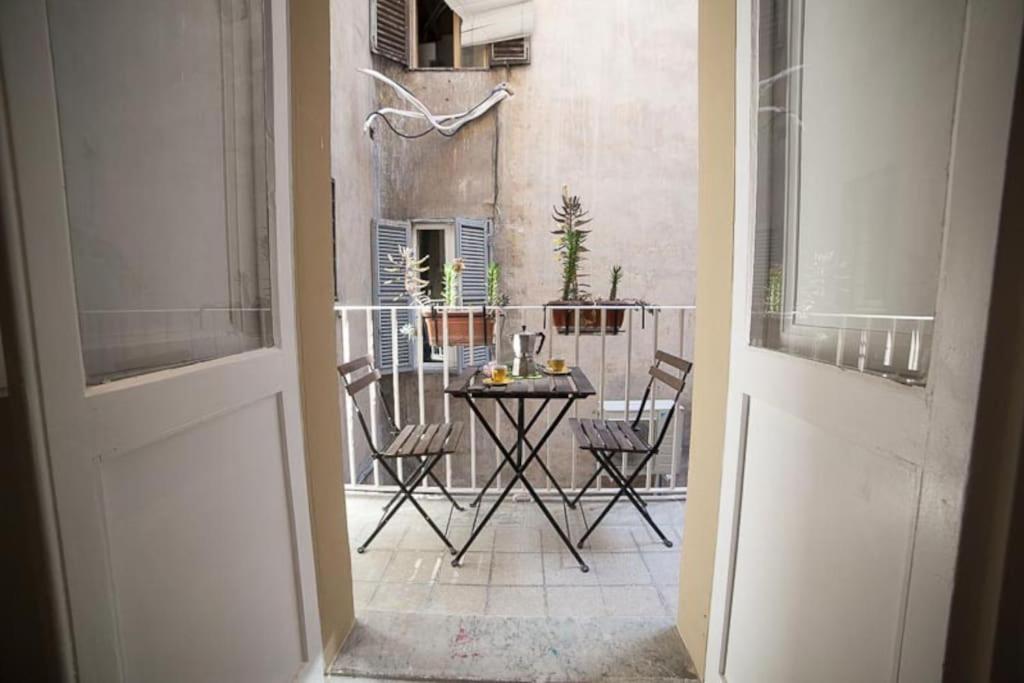 Monti 3 bedroom apartment Colisseum - Chambres d’hôtes Rome