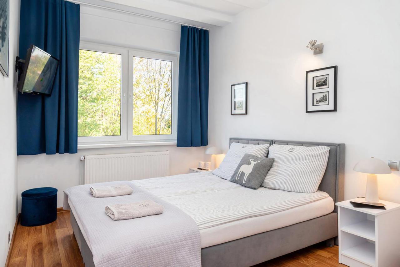 Two Bedroom Apartment with Mountain View
