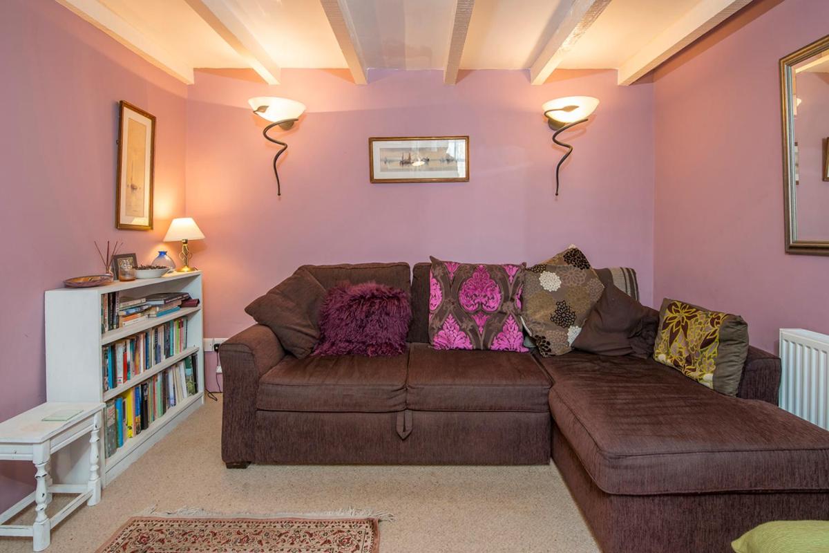 15 Newport Road - B&B Fishguard
