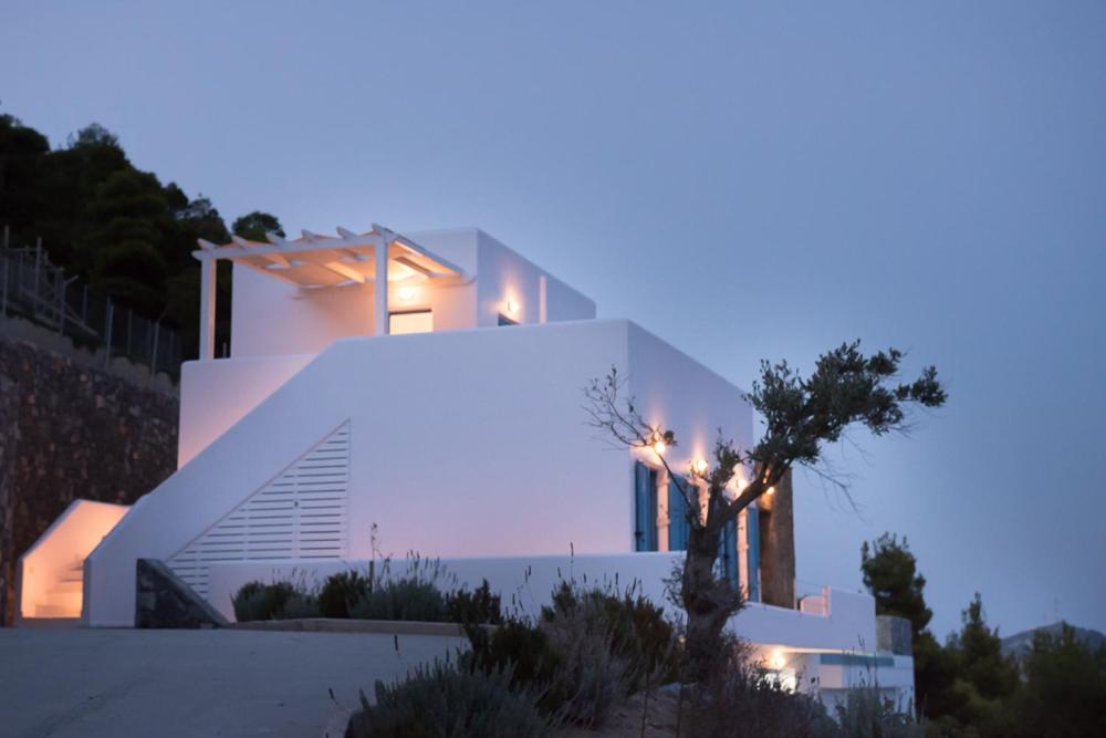 Two-Bedroom Apartment with Terrace and Sea View