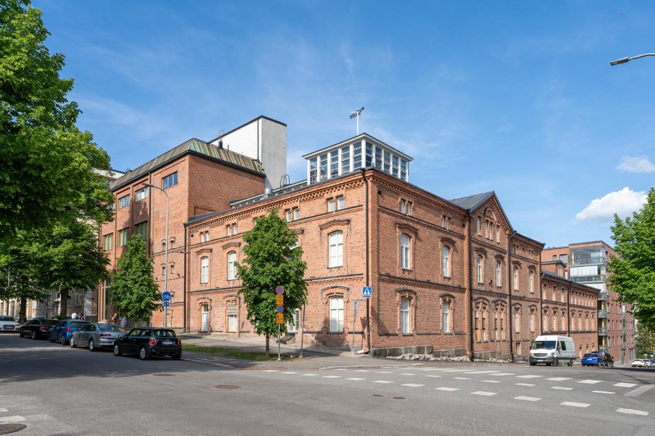 Stylish Loft next to City Center & Lake Pyhäjärvi - B&B