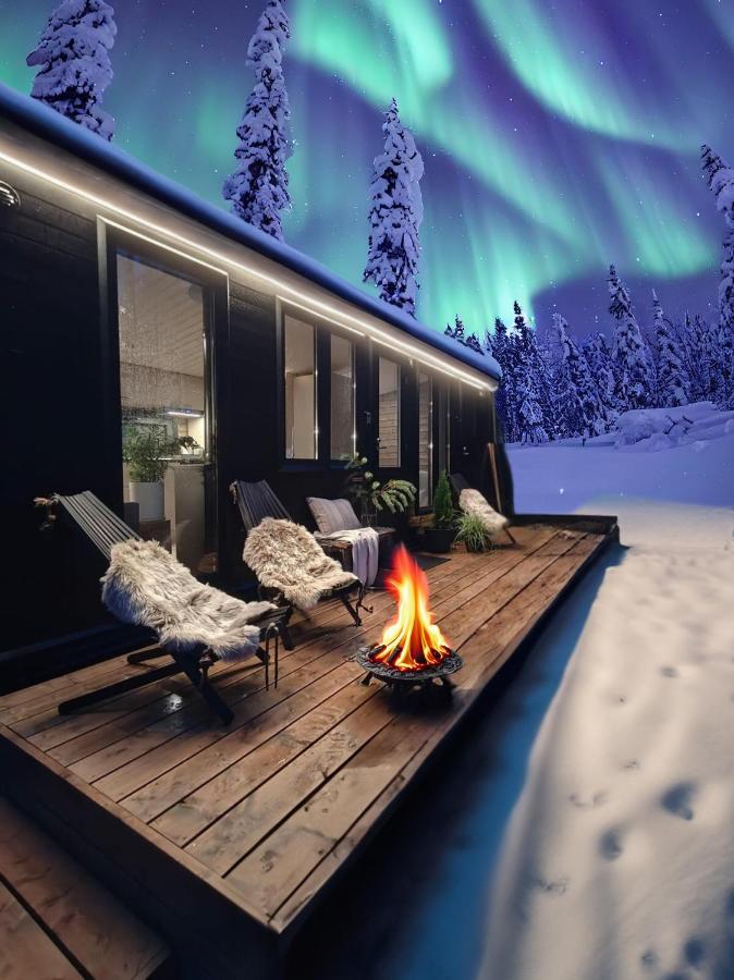 Lapland Riverside, Landscape Cabin, KUUKKELI 6, Ylläs, Tiny Home with Sauna, Fireplace, Terrace, BBQ, Wifi, Ski, Fishing, Pets OK - B&B