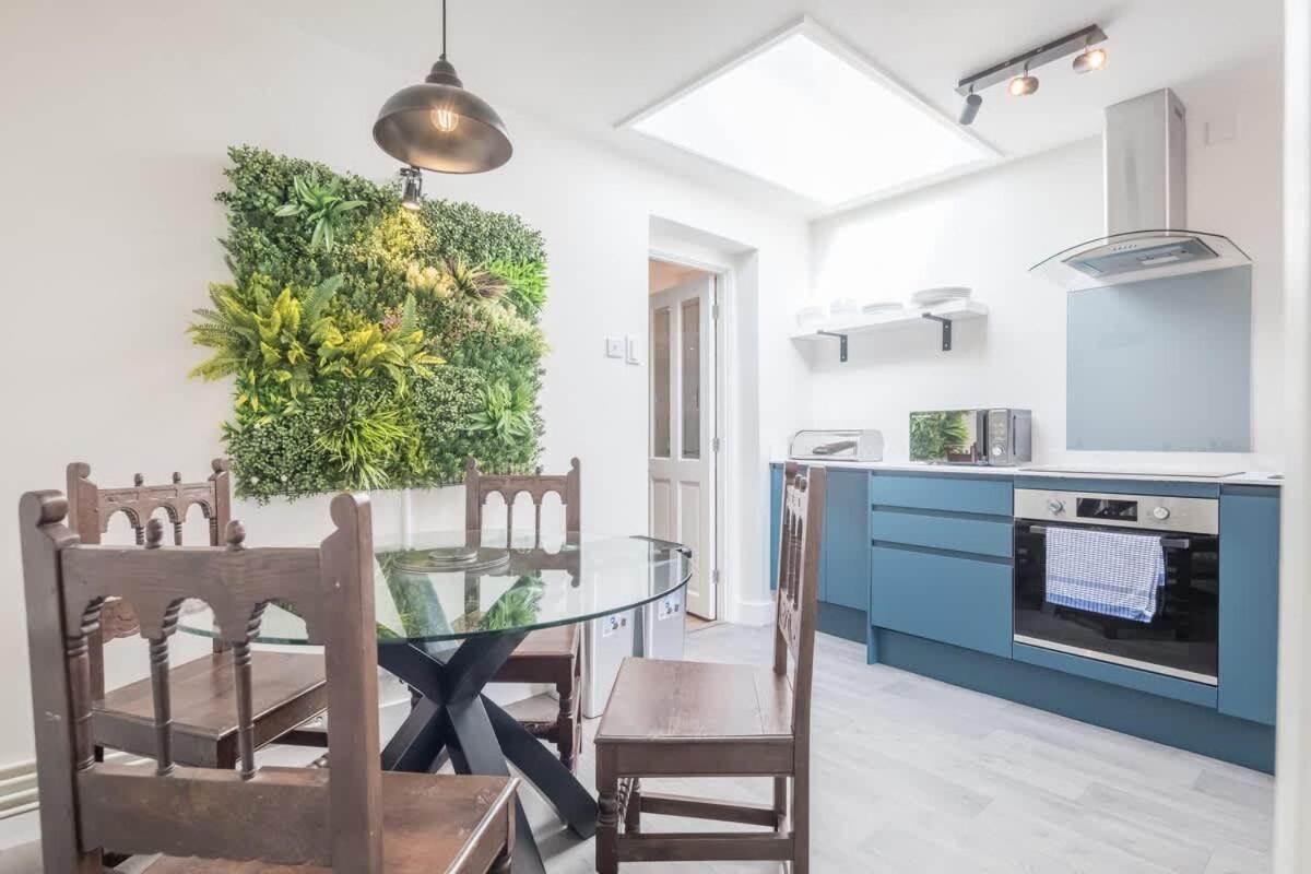 Beautiful 2Bed cottage nr City - B&B
