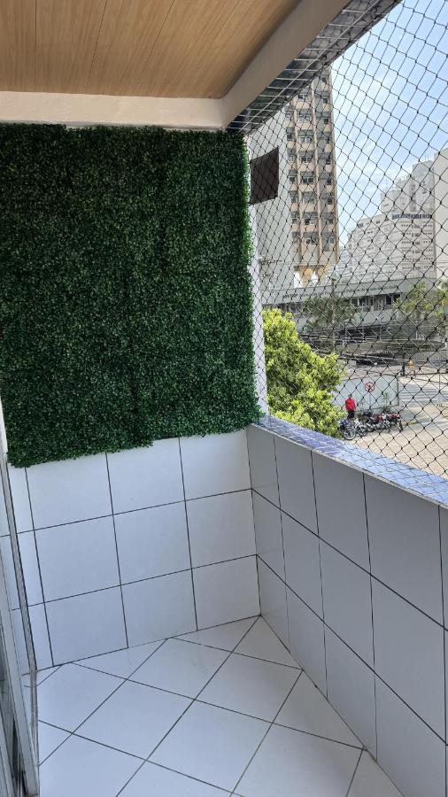 Apartamento uma Quadra da Praia das Astúrias - B&B Guarujá