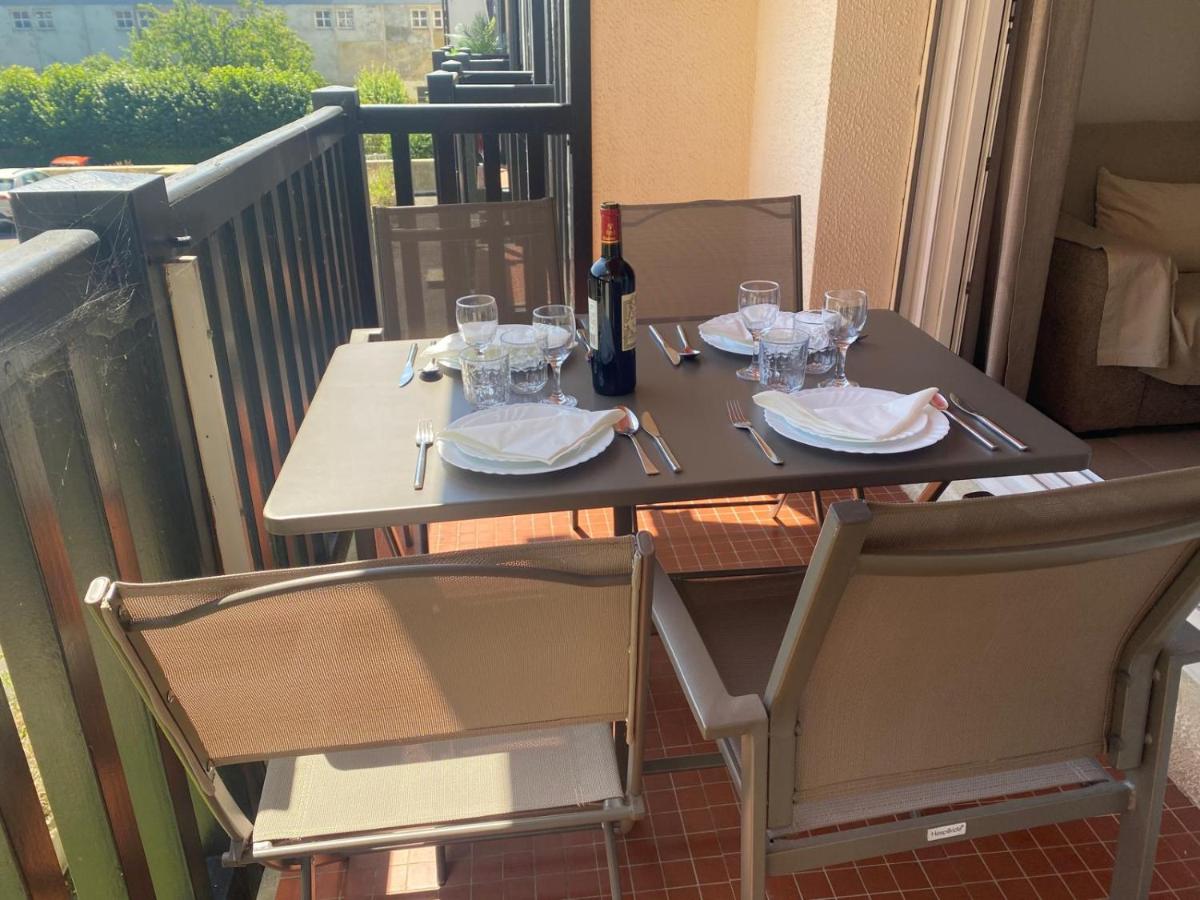 F2 Centre DEAUVILLE Lit 180 Parking gratuit - Chambres d’hôtes Deauville