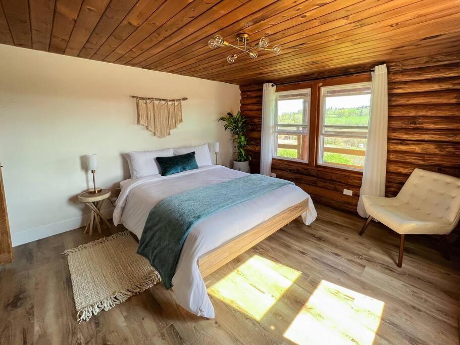 Luxury Getaway Cabin, Hot Tub, Sauna and More! - Ferienwohnung Cobleskill