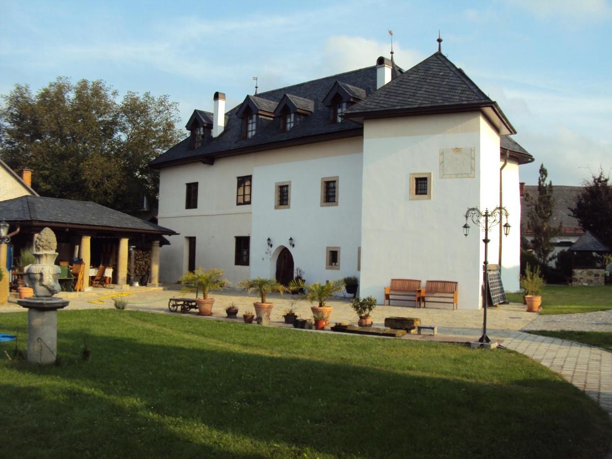 Castle Kaštieľ Kotešová - B&B
