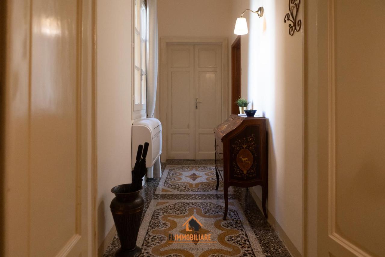 Intero appartamento 3 letti con garage gratuito - B&B Livorno