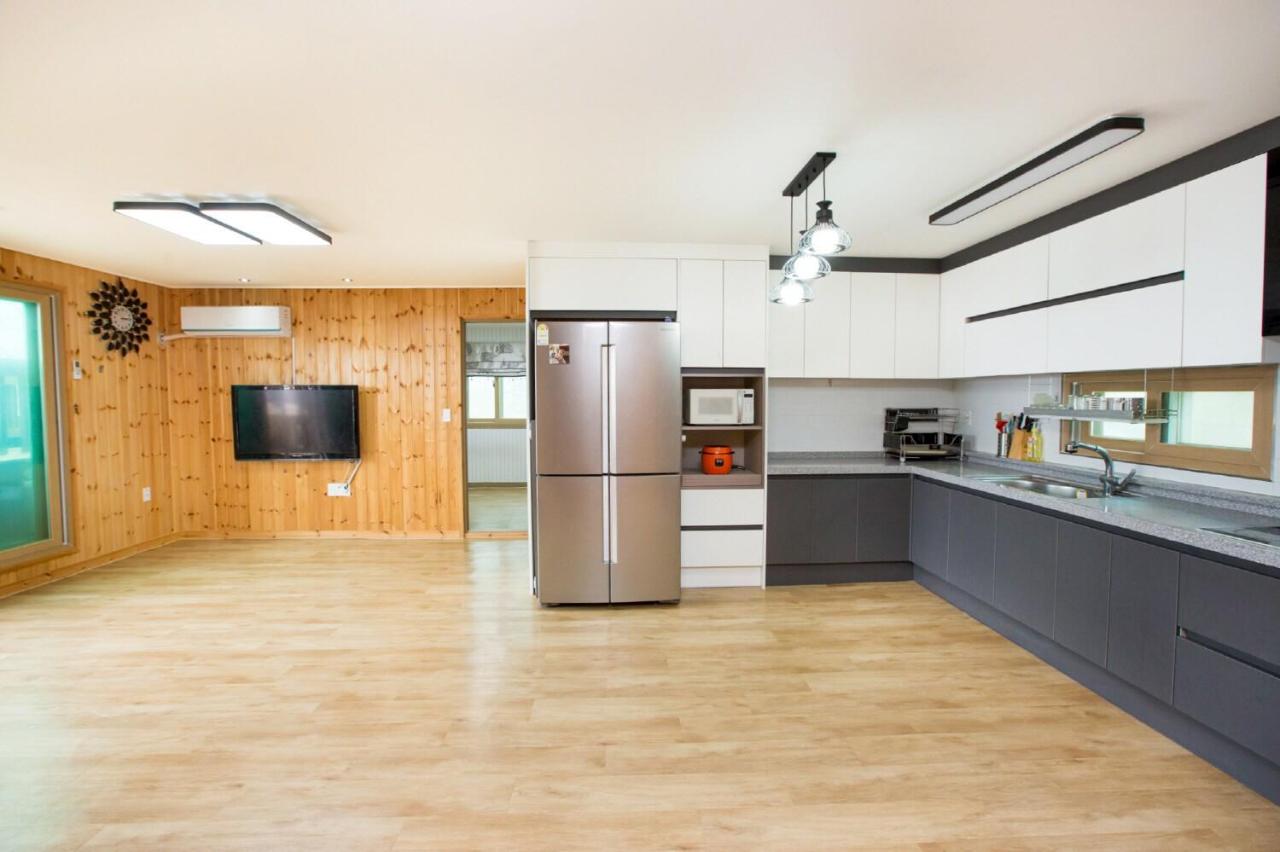 Family Room 4